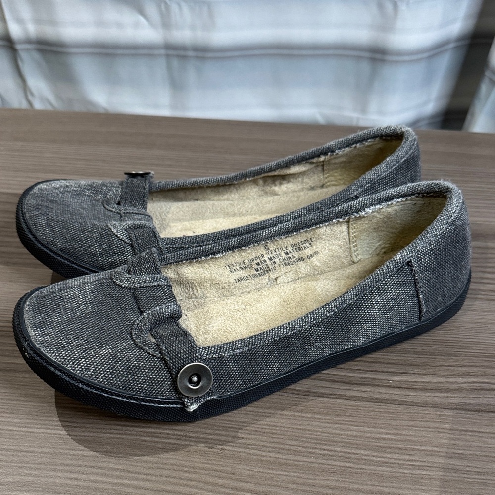 Massimo Gray Denim Flats with Black Sole - Picture 5 of 9